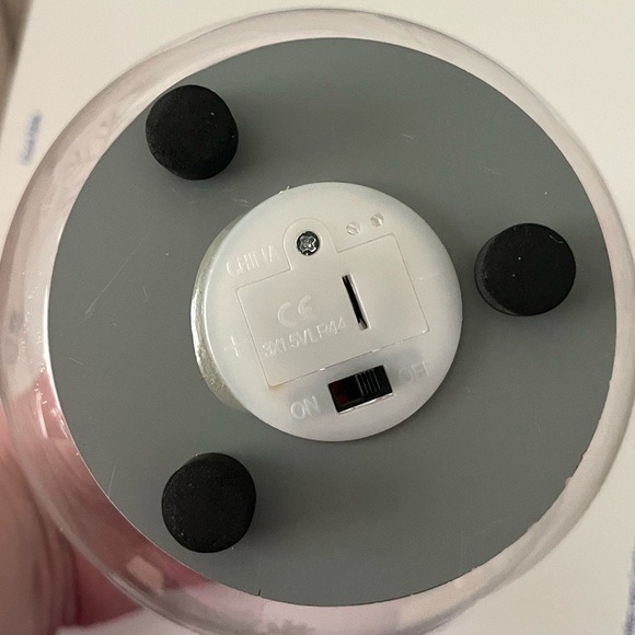 Hand blown snowflake nativity scene light up Christmas ornament table decor - Picture 9 of 9